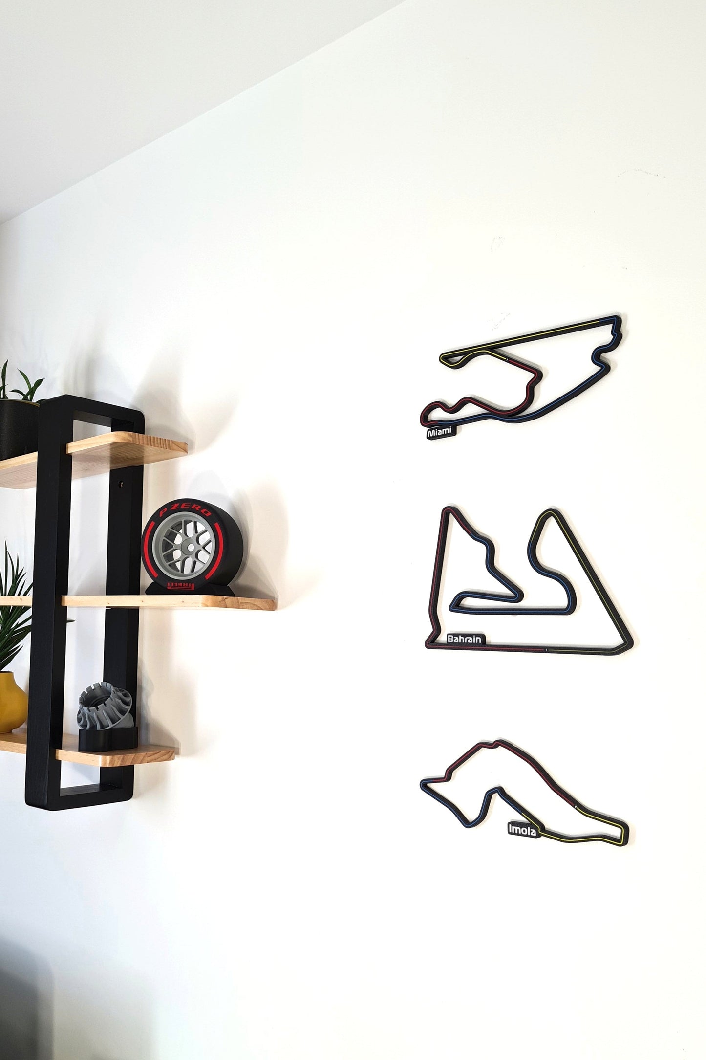 Miami, Bahrain, Imola 3D F1 circuit track wall art and Pirelli F1 tire replica display model. Motorsport fan decor.