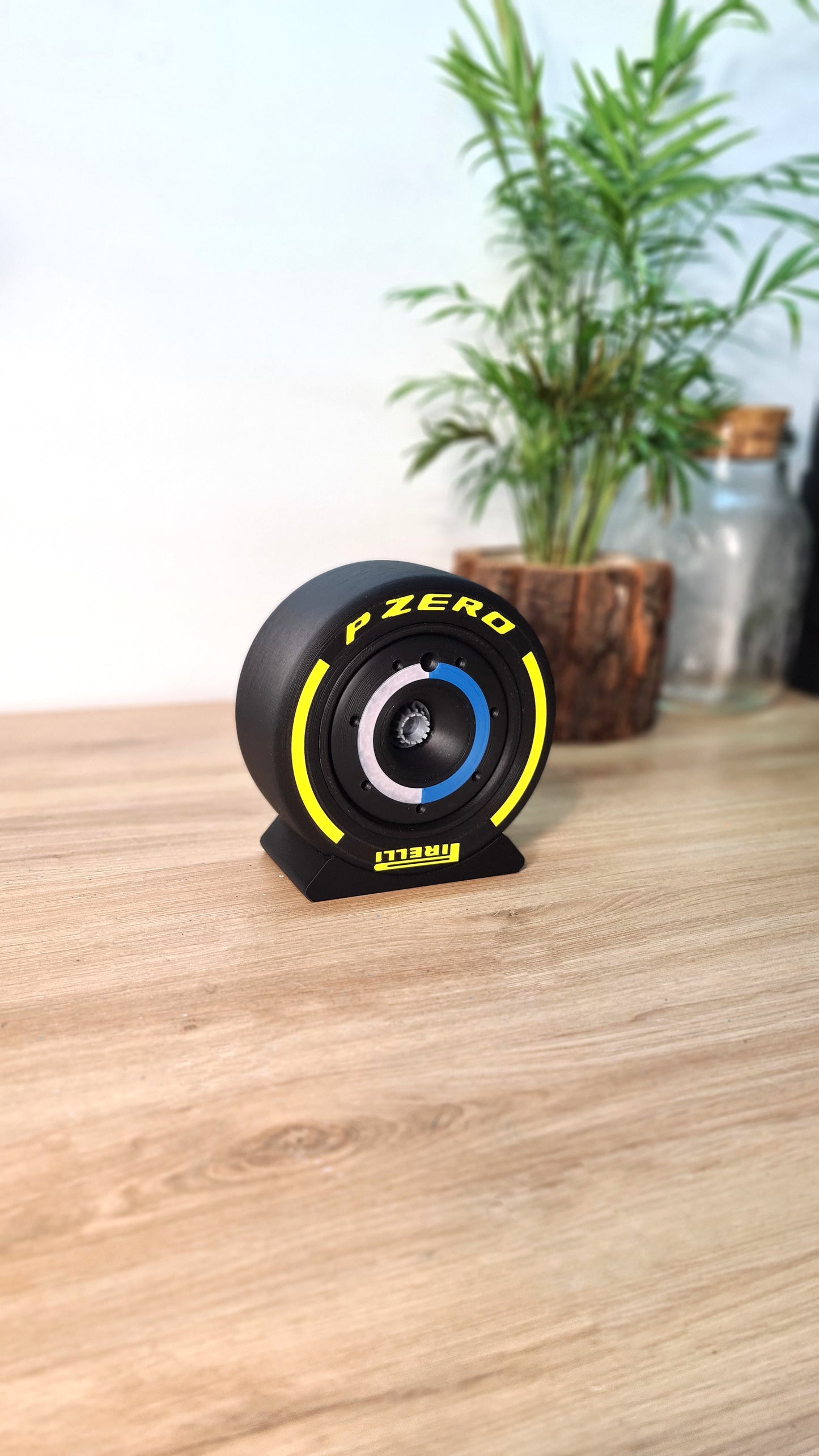 Customizable F1 Wheel - ALL TEAMS - Tyre, Rim Cover and Nut - 5 VERSIONS