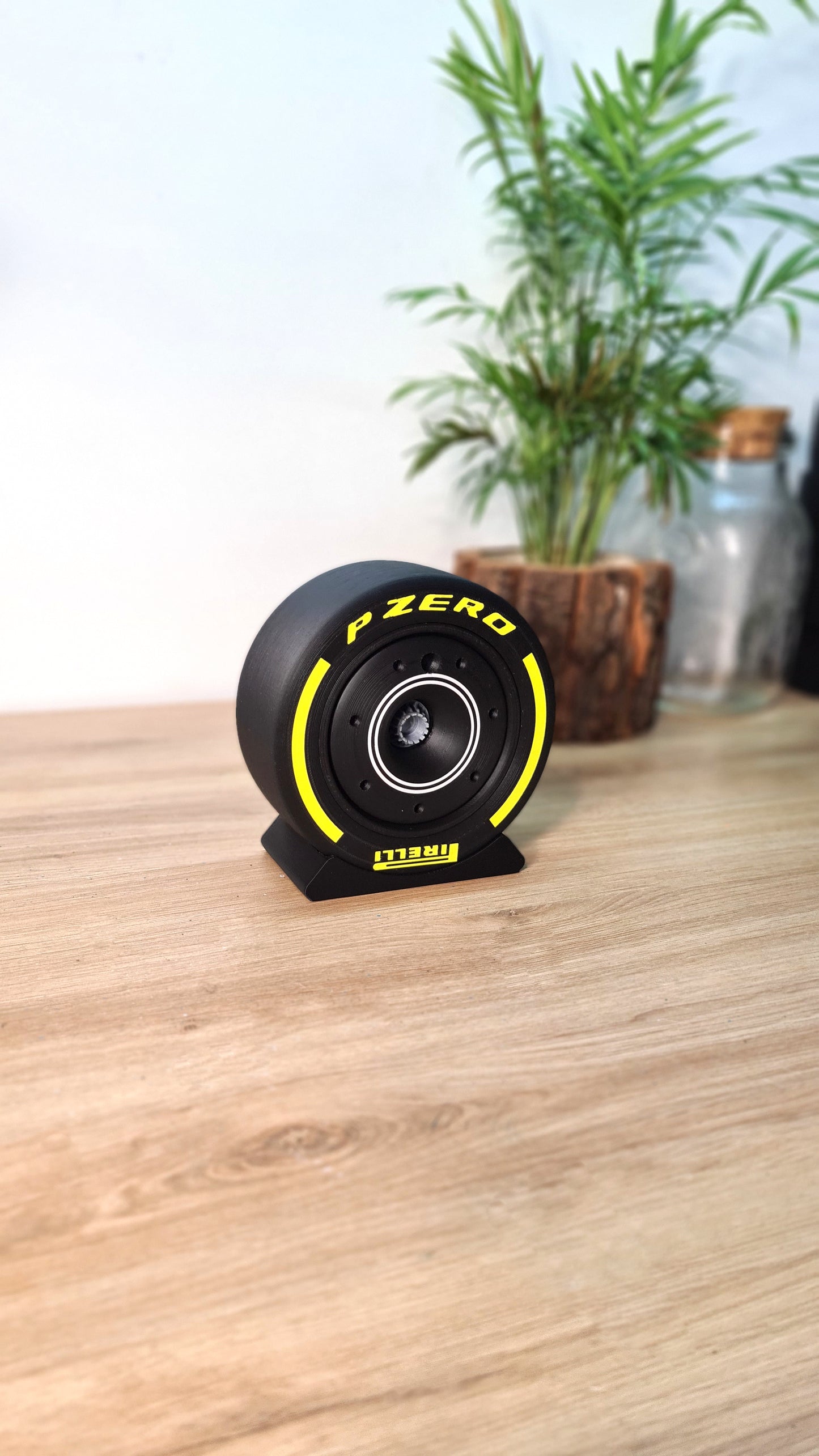 Customizable F1 Wheel - ALL TEAMS - Tyre, Rim Cover and Nut - 5 VERSIONS