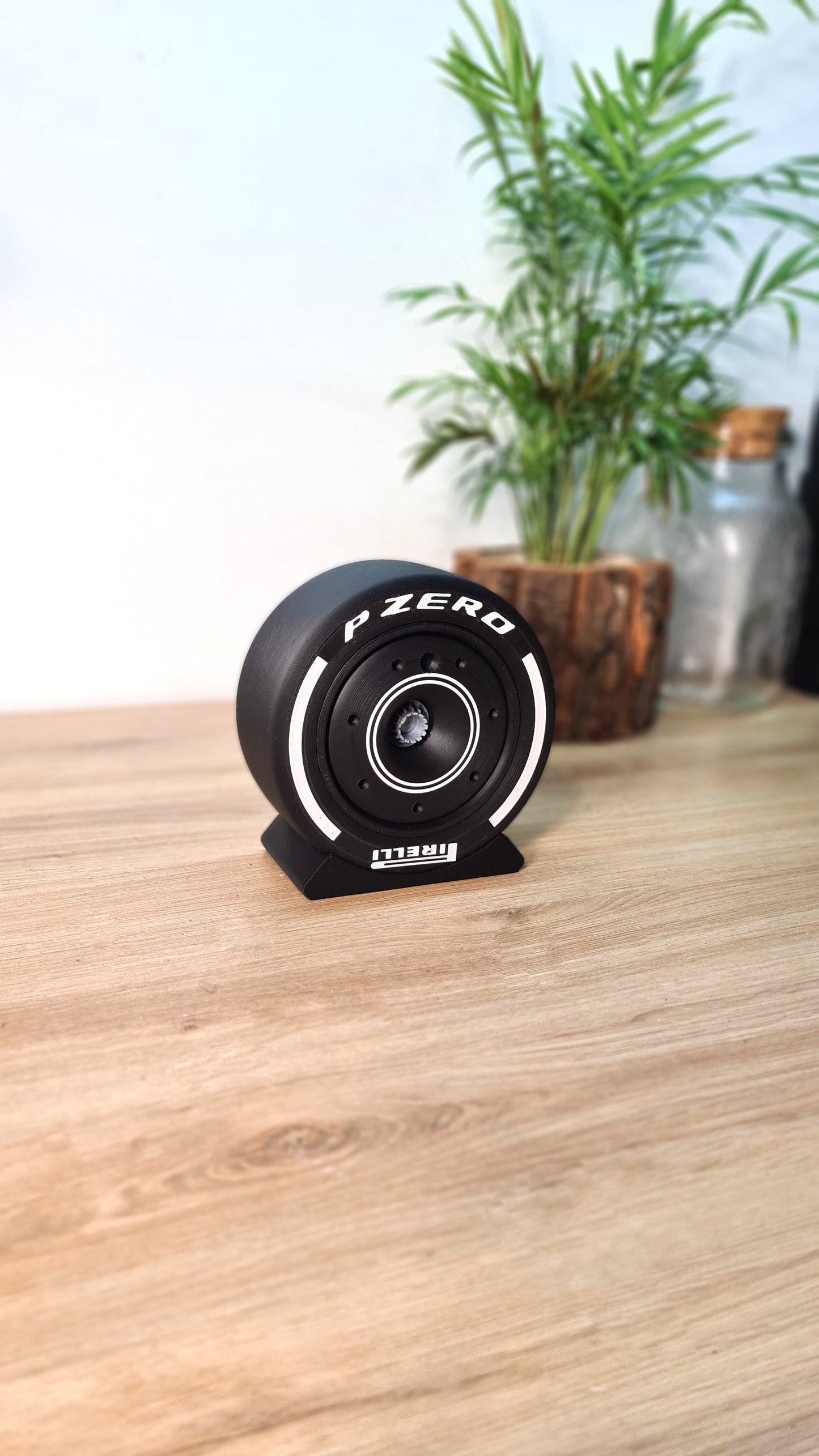Customizable F1 Wheel - ALL TEAMS - Tyre, Rim Cover and Nut - 5 VERSIONS