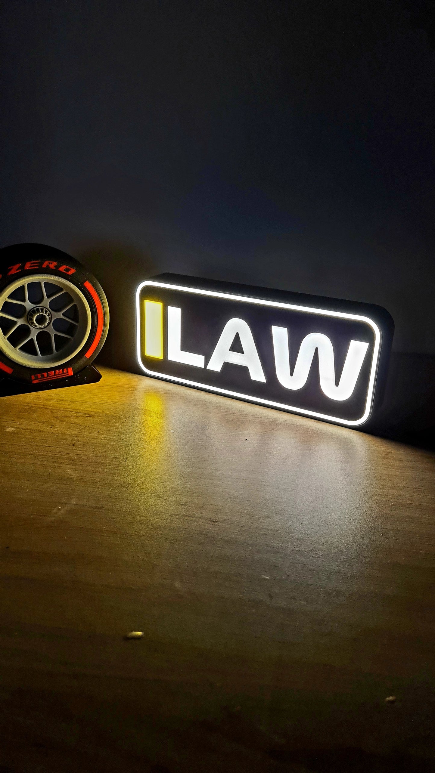 Boîte lumineuse LED personnalisée RB Liam Lawson F1 avec noms F1 à 3 lettres