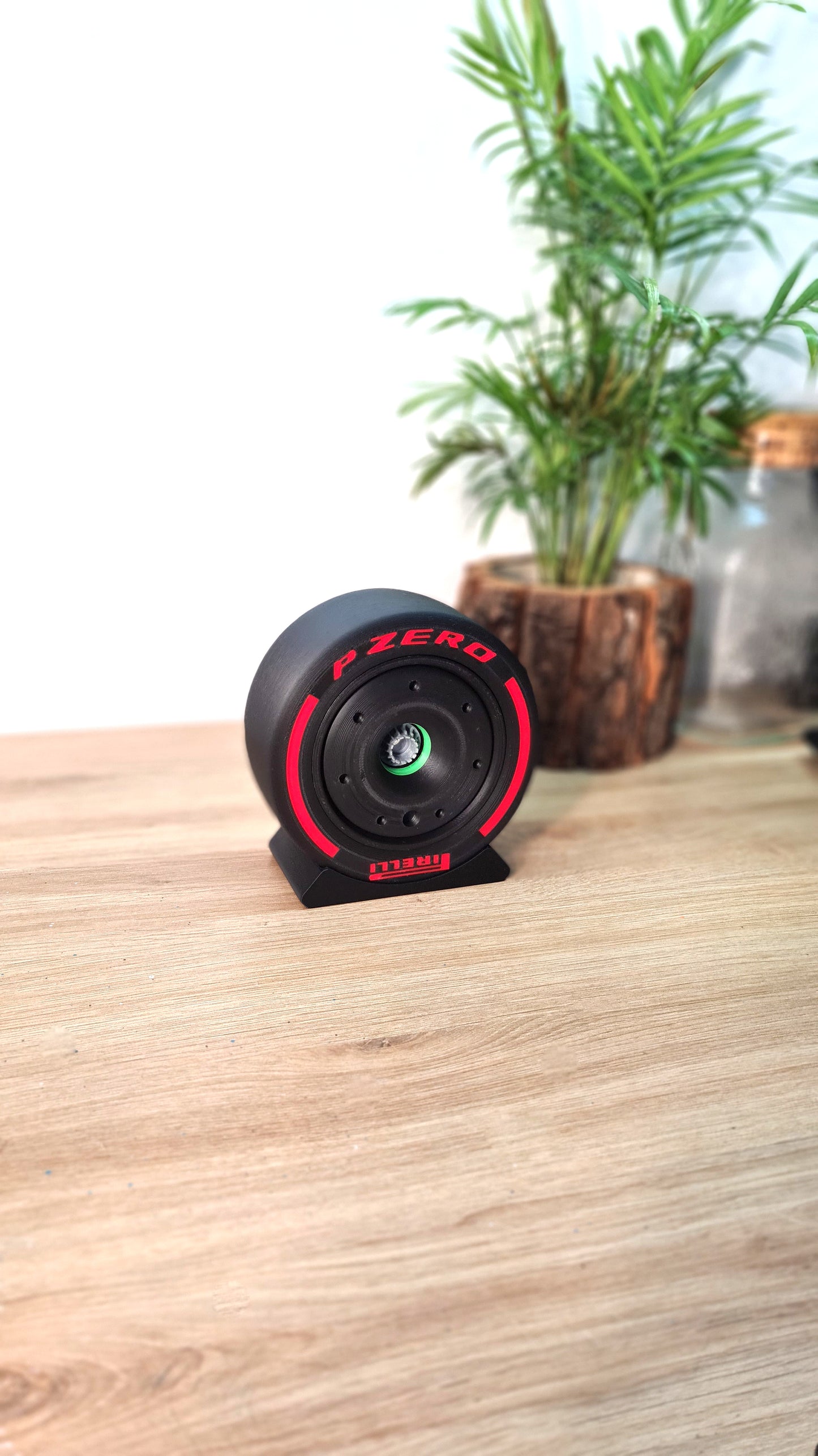 Customizable F1 Wheel - ALL TEAMS - Tyre, Rim Cover and Nut - 5 VERSIONS