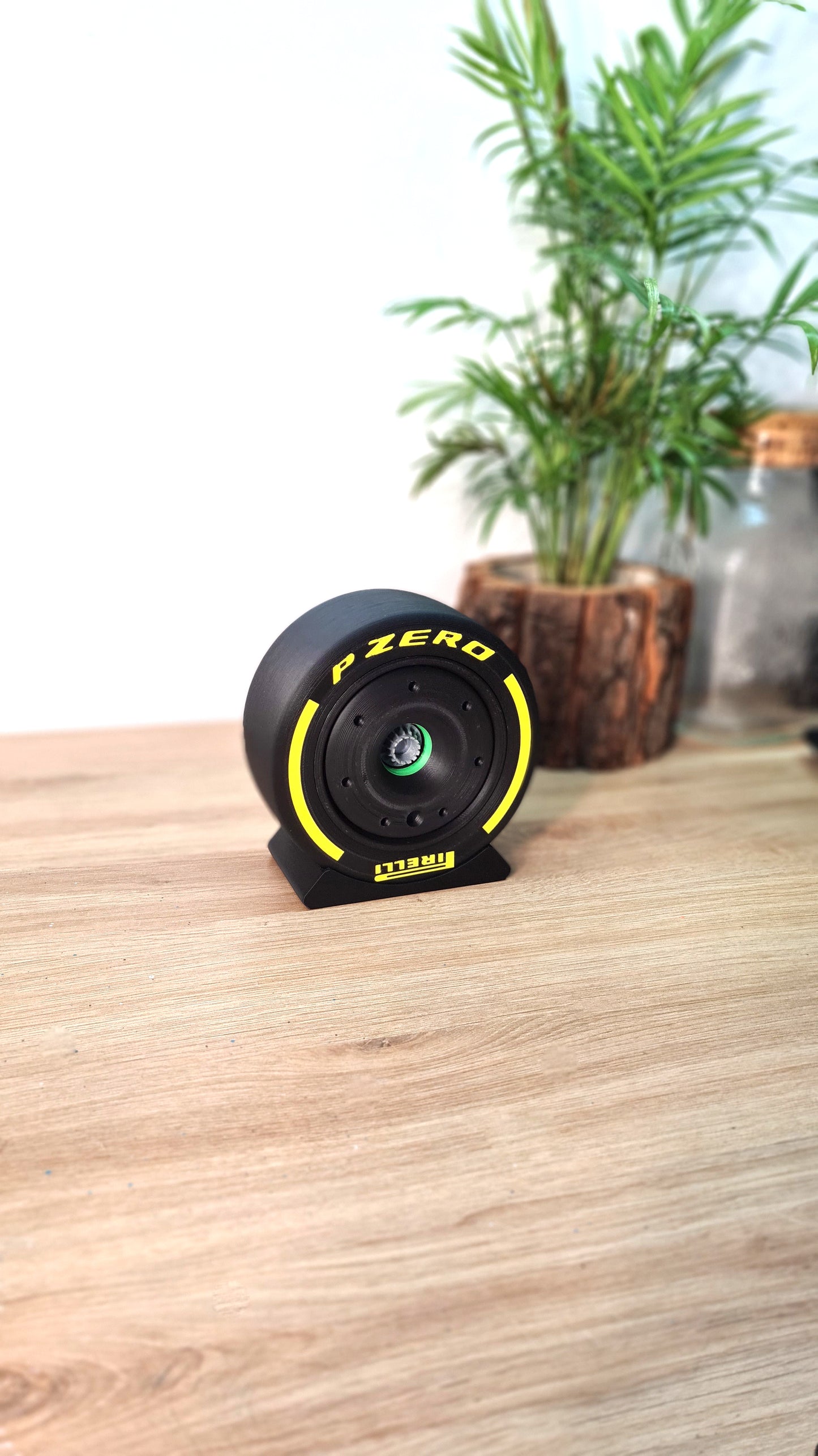 Customizable F1 Wheel - ALL TEAMS - Tyre, Rim Cover and Nut - 5 VERSIONS