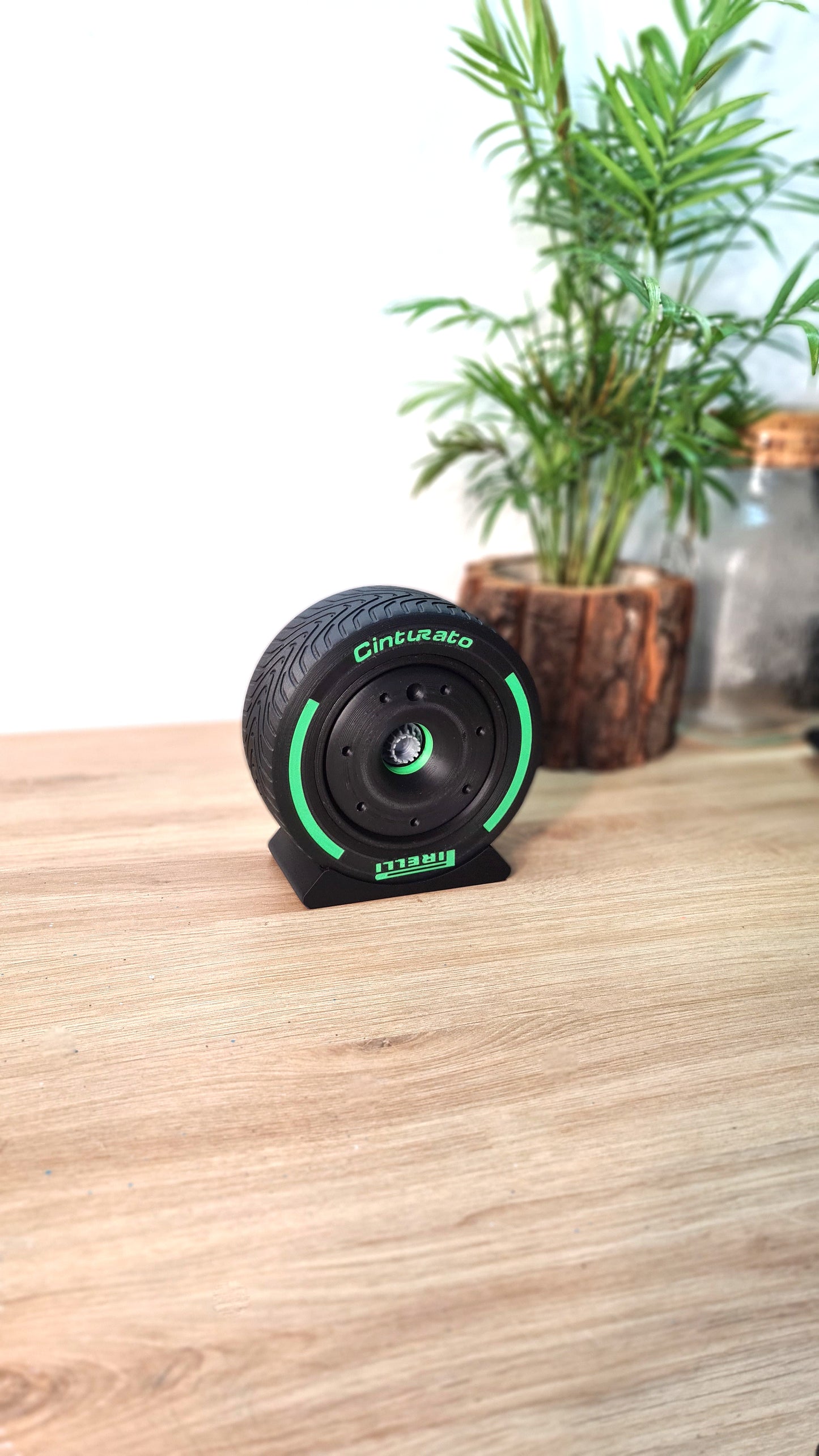 Customizable F1 Wheel - ALL TEAMS - Tyre, Rim Cover and Nut - 5 VERSIONS