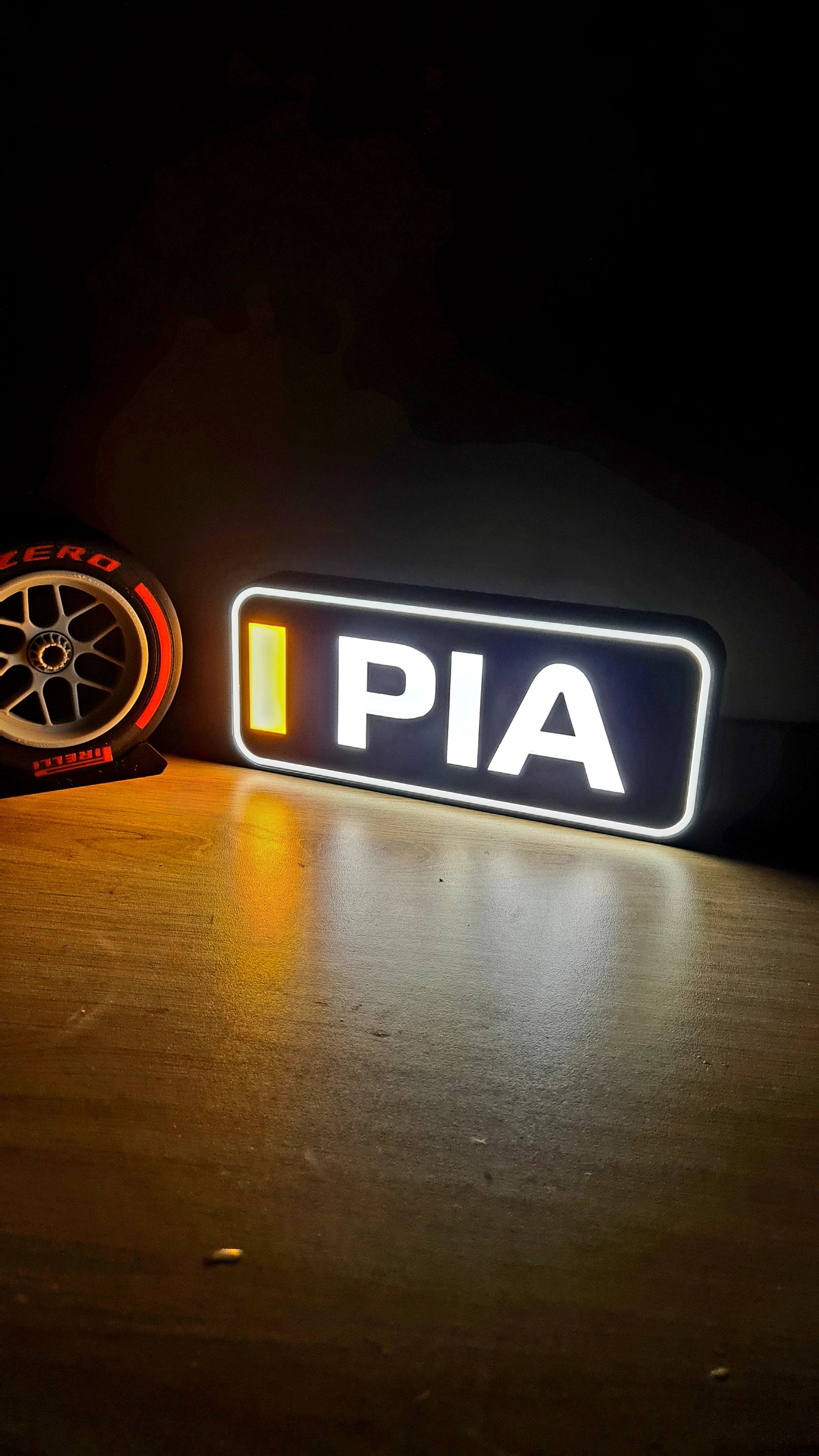 Boîte lumineuse LED personnalisée McLaren Oscar Piastri F1 avec noms F1 à 3 lettres