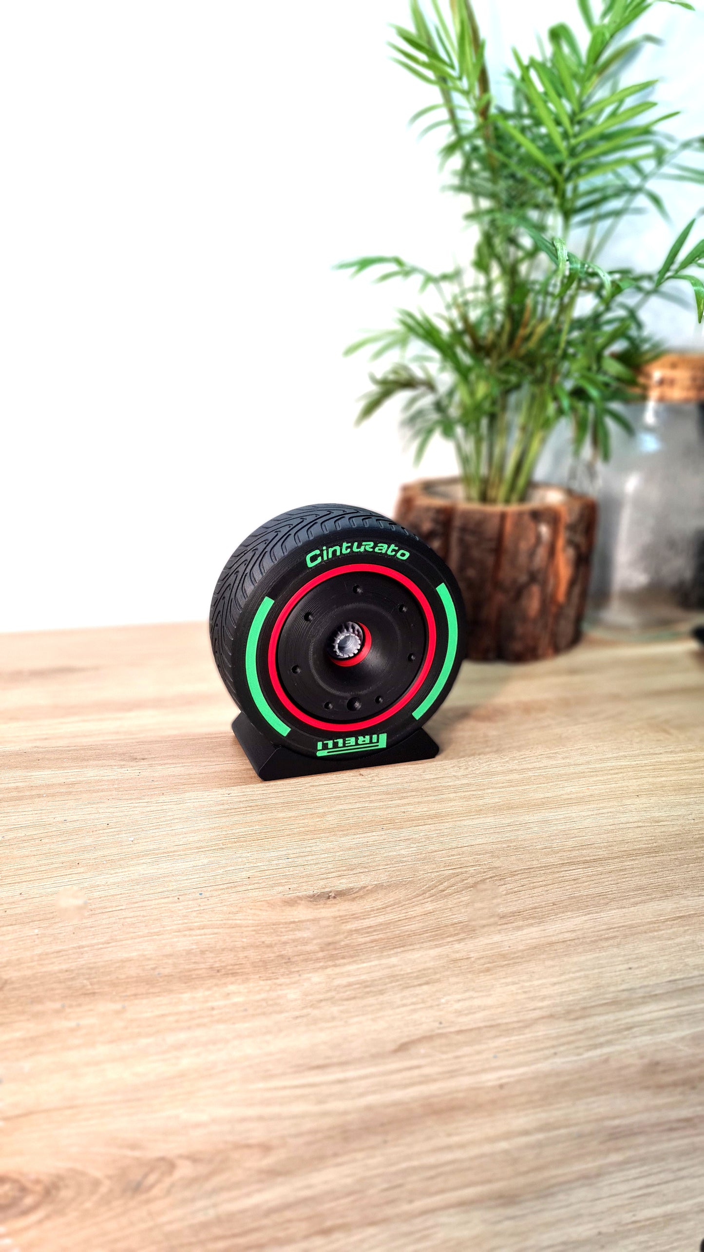 Customizable F1 Wheel - ALL TEAMS - Tyre, Rim Cover and Nut - 5 VERSIONS
