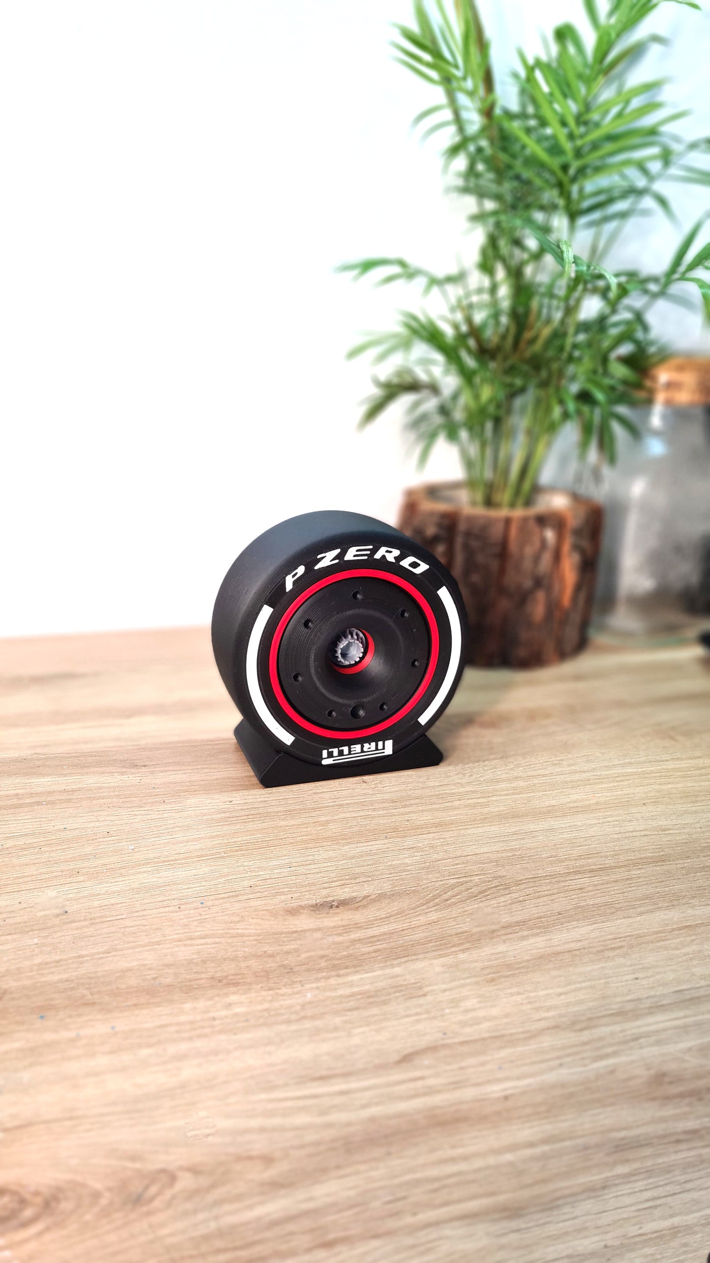 Customizable F1 Wheel - ALL TEAMS - Tyre, Rim Cover and Nut - 5 VERSIONS