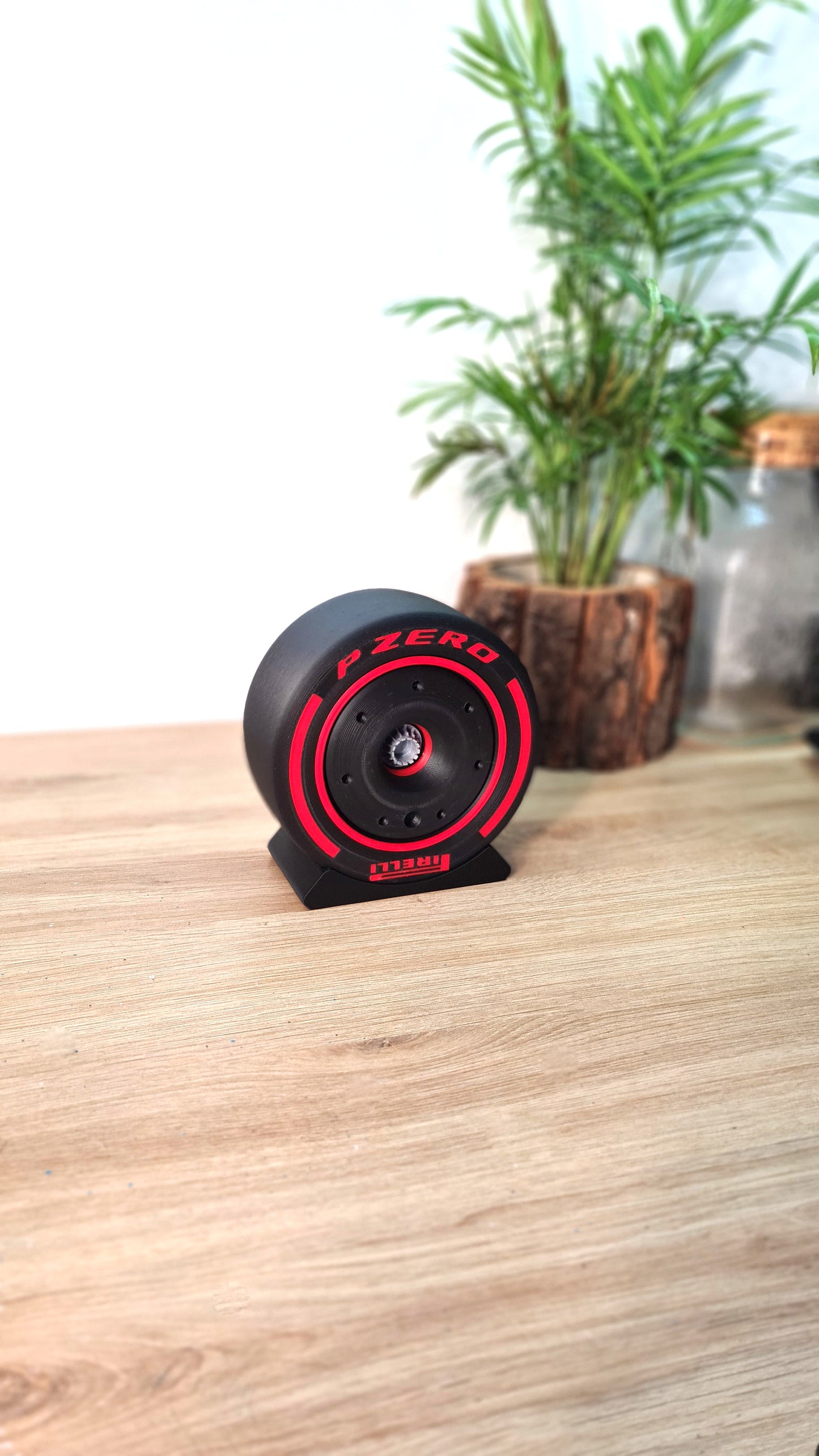 Customizable F1 Wheel - ALL TEAMS - Tyre, Rim Cover and Nut - 5 VERSIONS