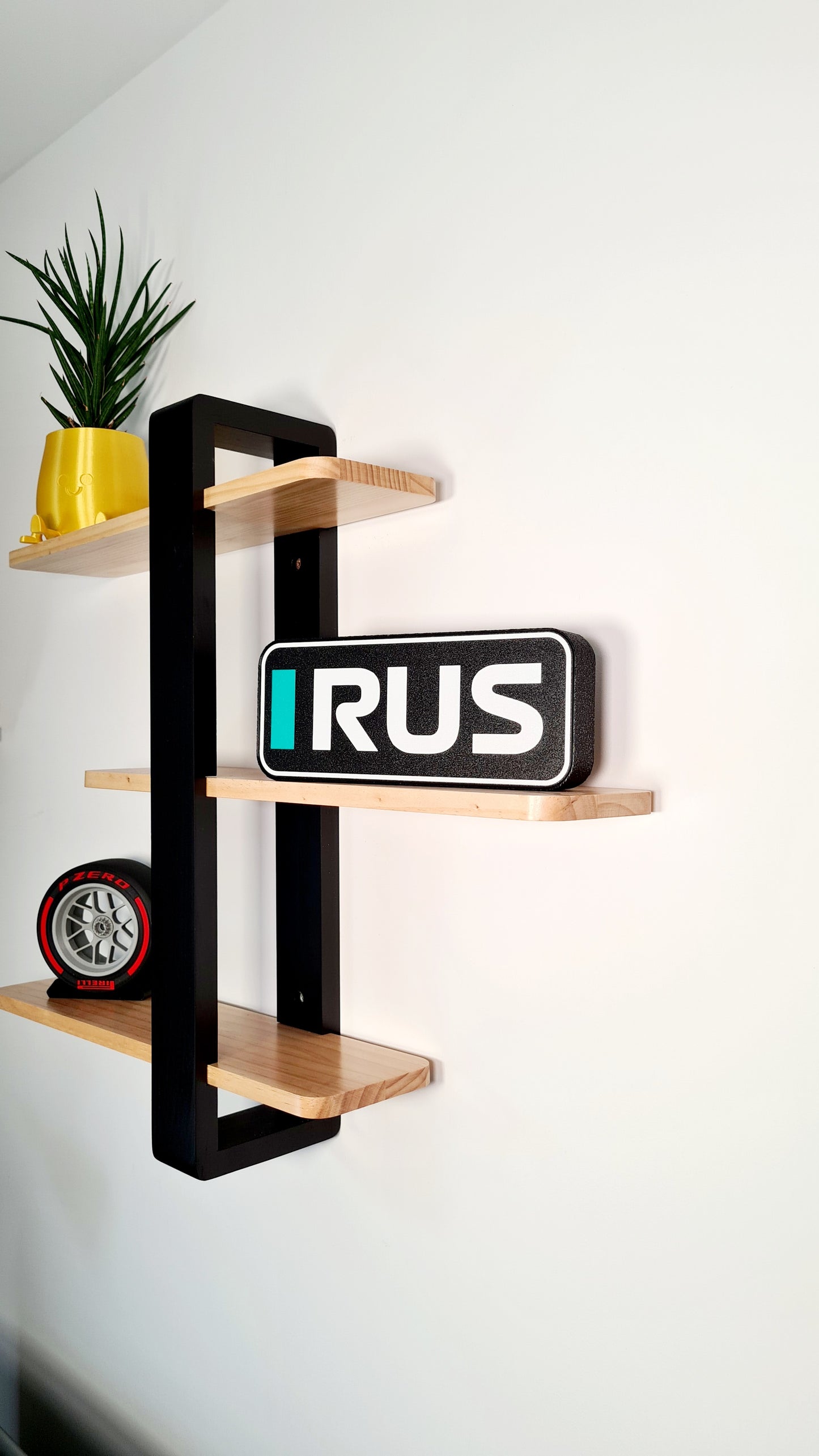 Boîte lumineuse LED Mercedes Georges Russell F1 personnalisée avec noms F1 à 3 lettres