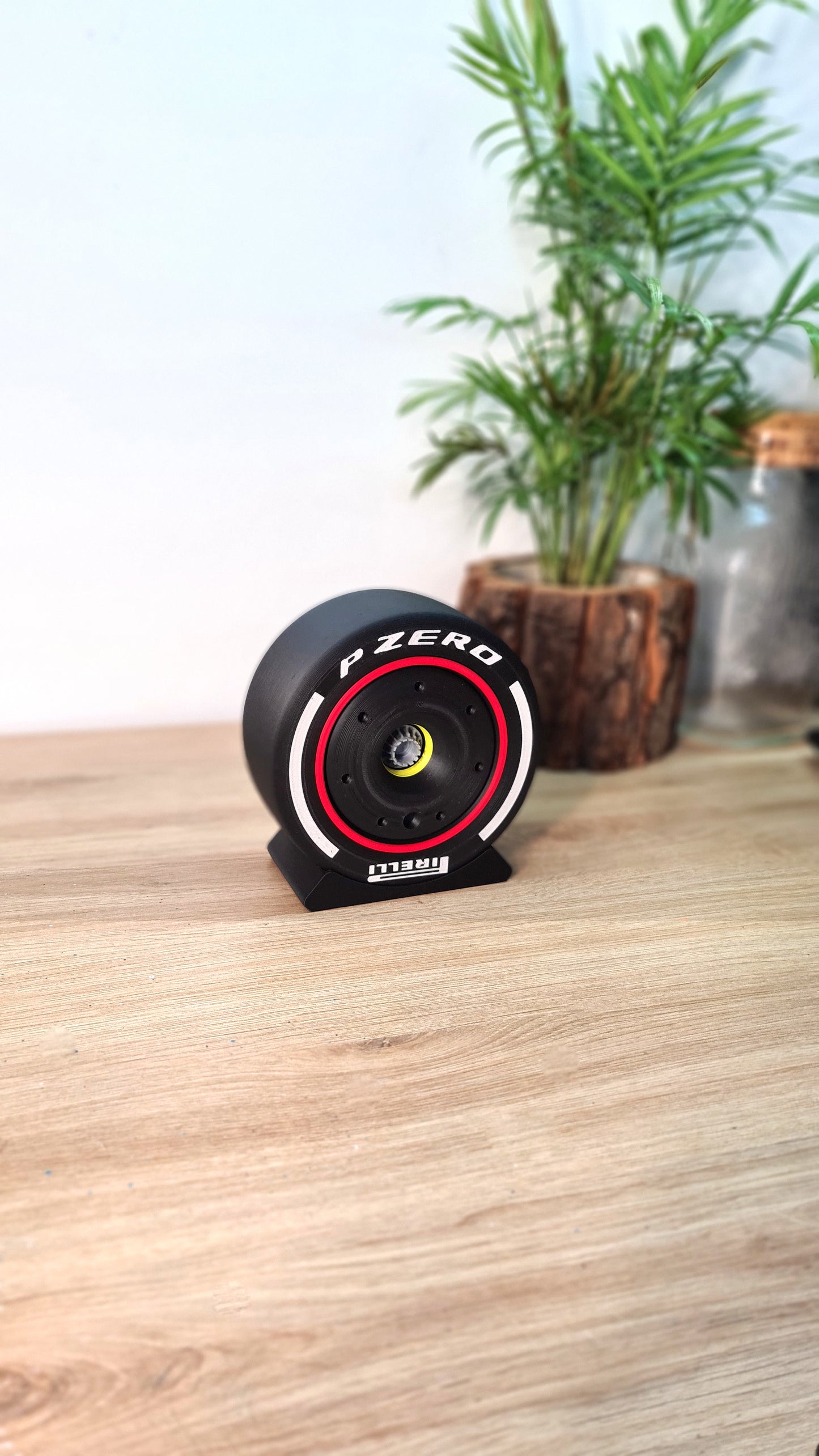 Customizable F1 Wheel - ALL TEAMS - Tyre, Rim Cover and Nut - 5 VERSIONS