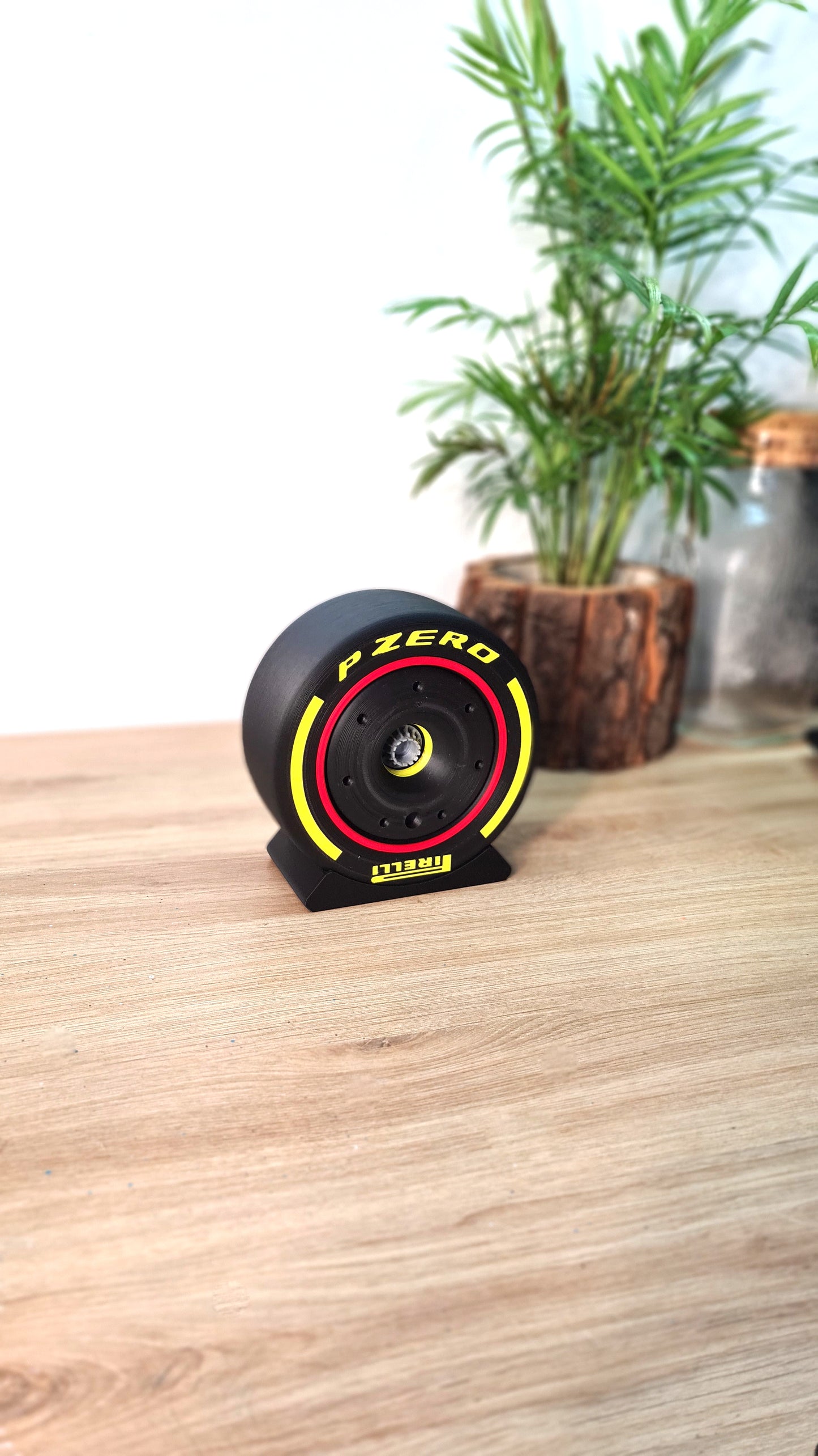 Customizable F1 Wheel - ALL TEAMS - Tyre, Rim Cover and Nut - 5 VERSIONS