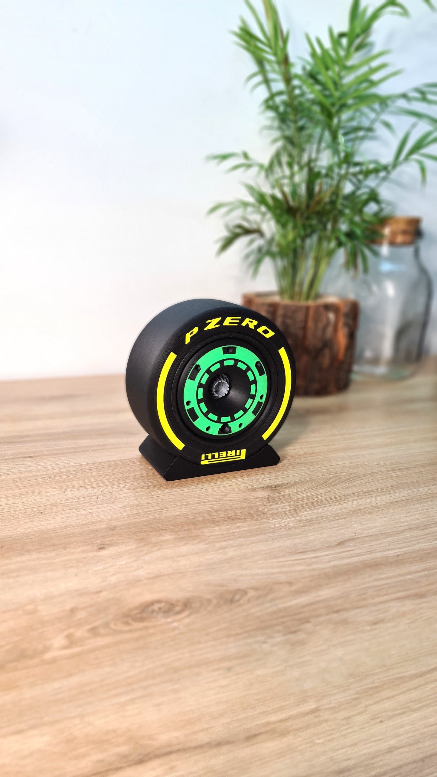 Customizable F1 Wheel - ALL TEAMS - Tyre, Rim Cover and Nut - 5 VERSIONS