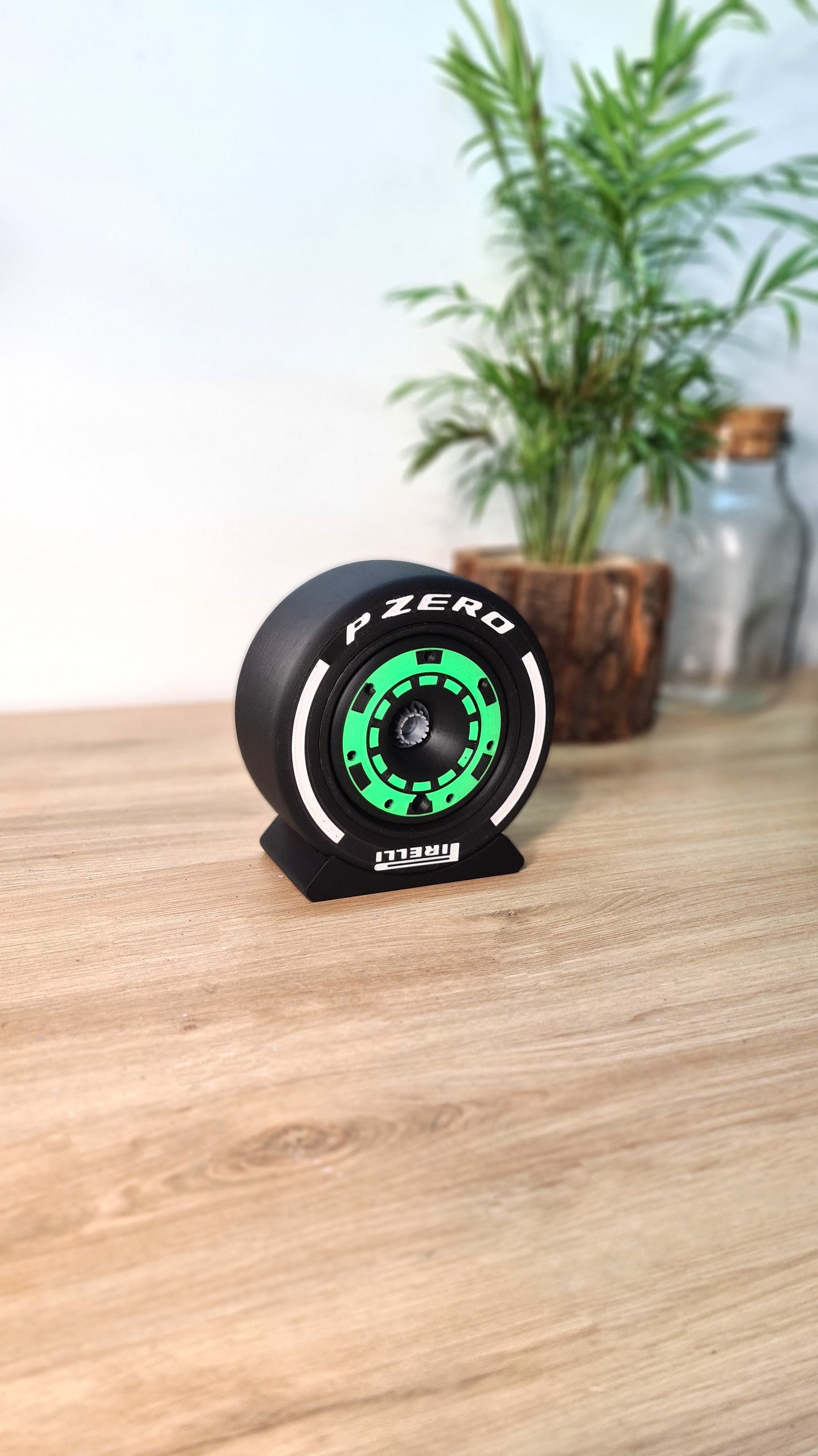 Customizable F1 Wheel - ALL TEAMS - Tyre, Rim Cover and Nut - 5 VERSIONS