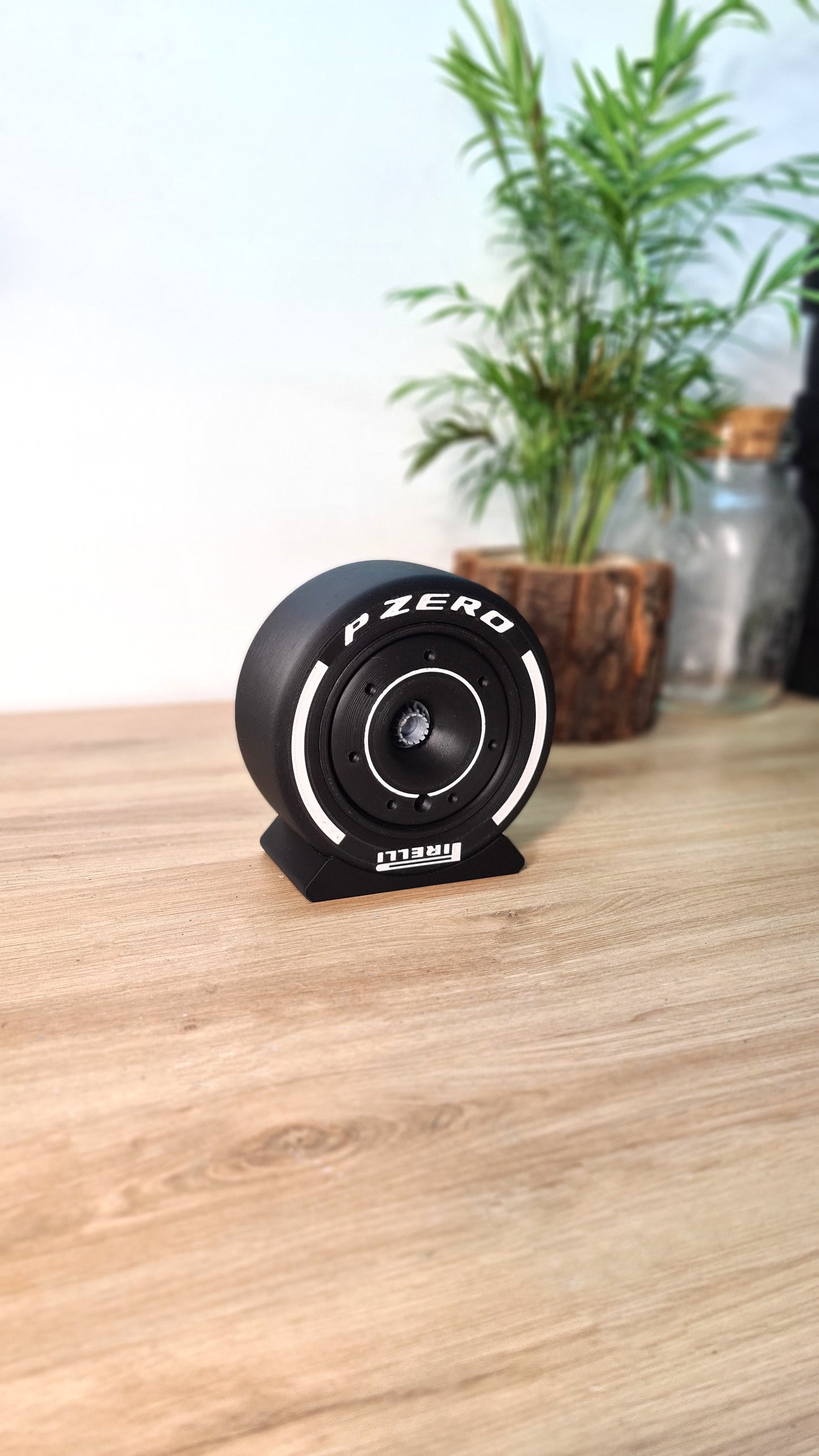 Customizable F1 Wheel - ALL TEAMS - Tyre, Rim Cover and Nut - 5 VERSIONS