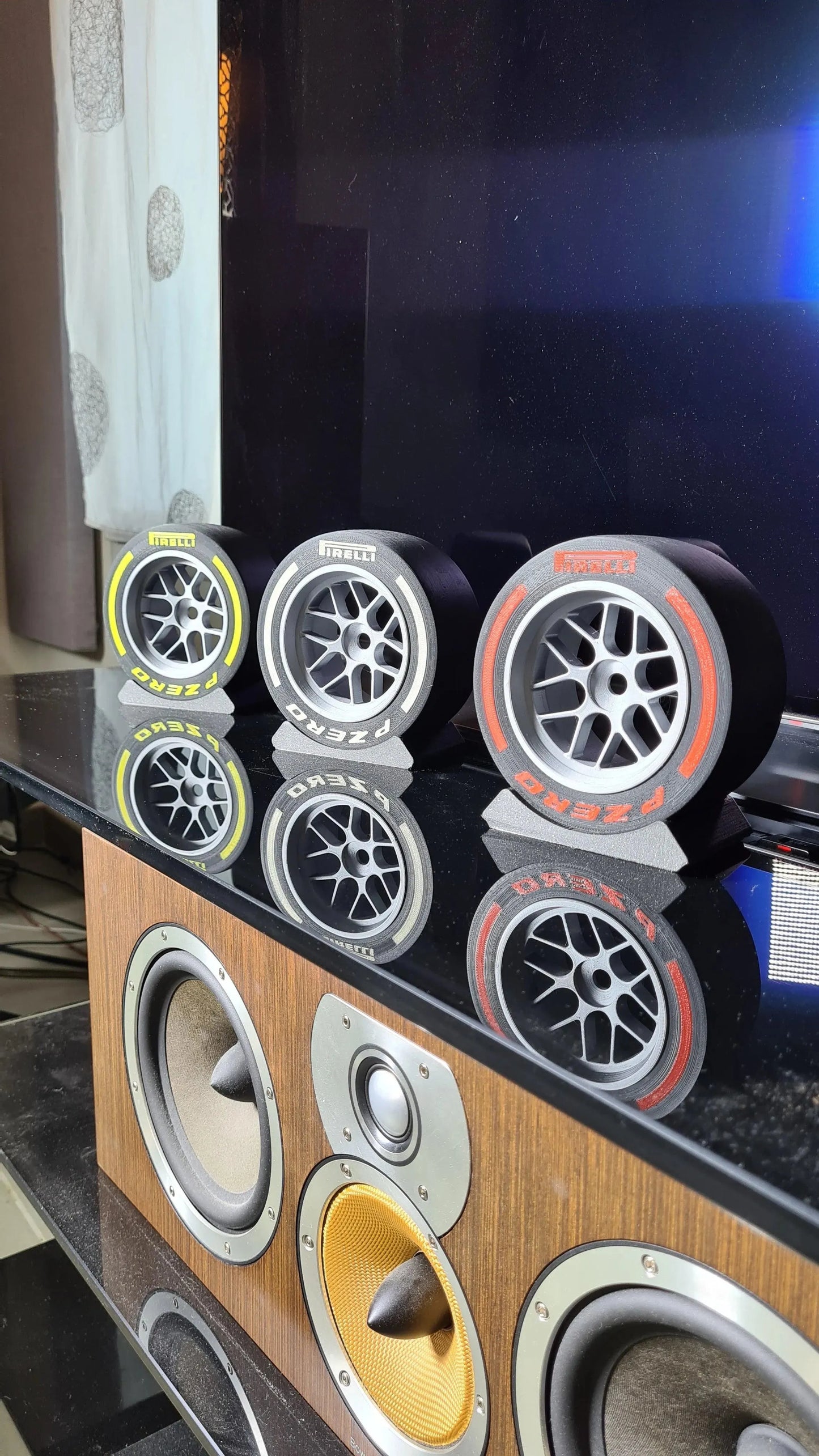 F1 Tyre and Rim Replica - Hard - MyLoveForCars