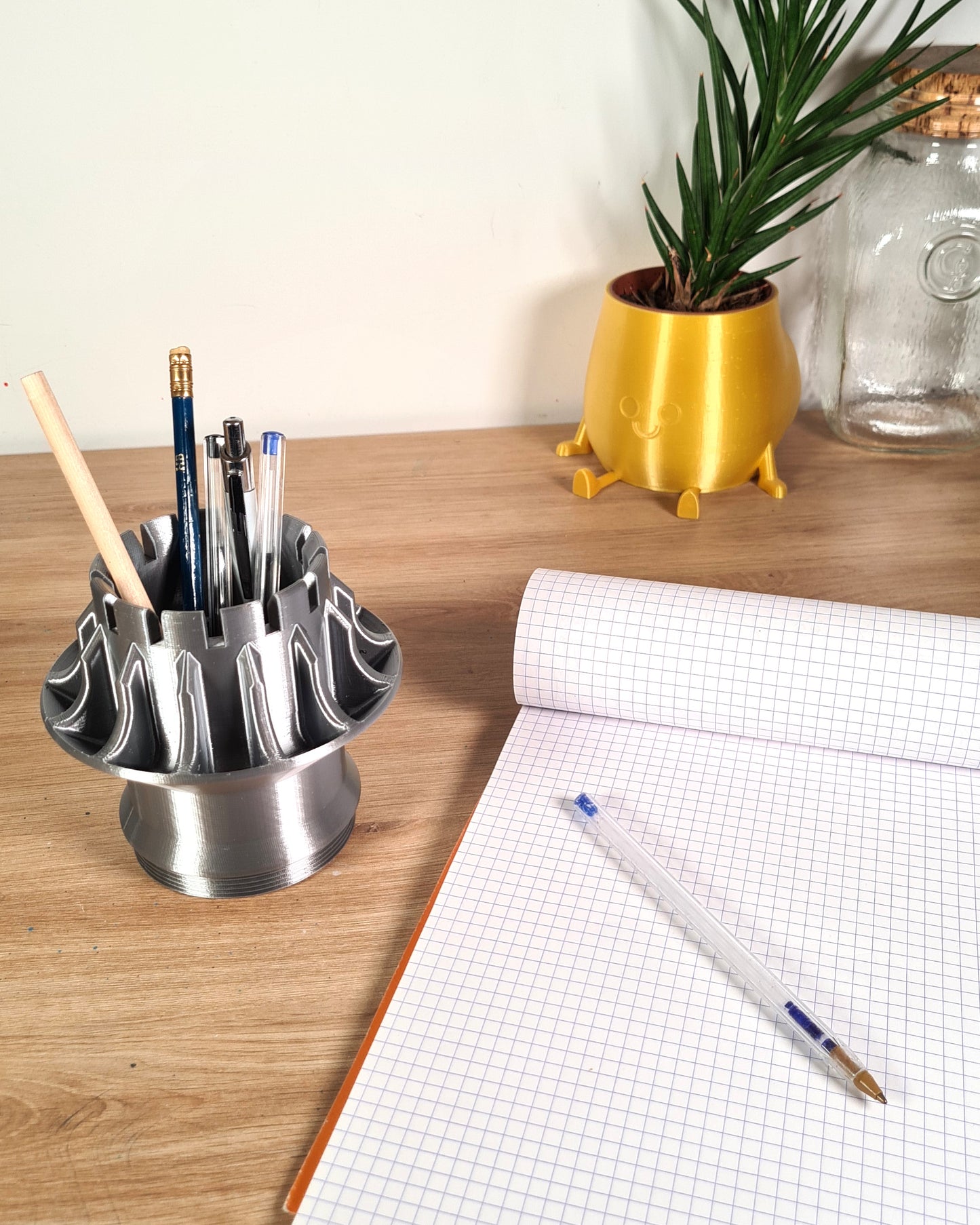 F1 Wheel Nut Pen Holder | F1 Center Lock Nut Desk Organizer