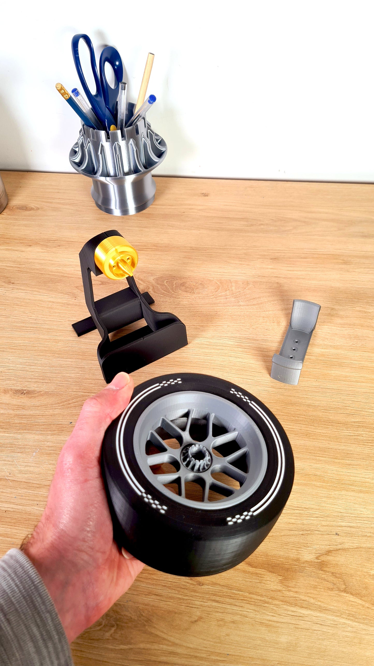 Customizable F1 HARD Tyre - Wheel Replica — White Edition 2026