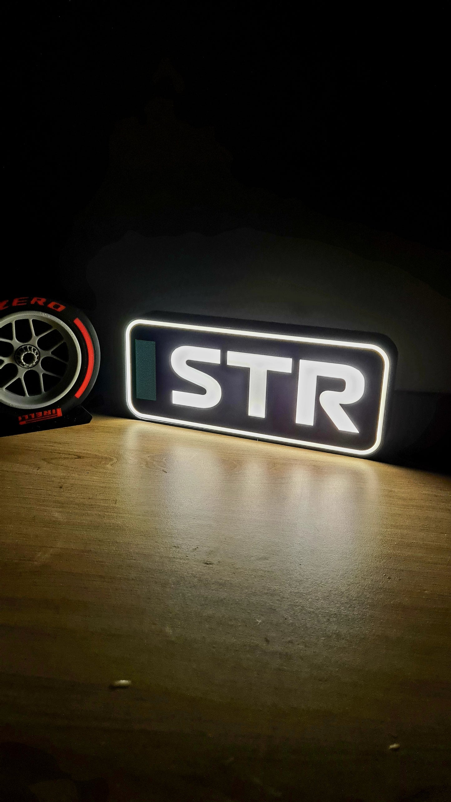 Gepersonaliseerde Aston Martin Lance Stroll F1 Led Light Box met F1 3-letternamen