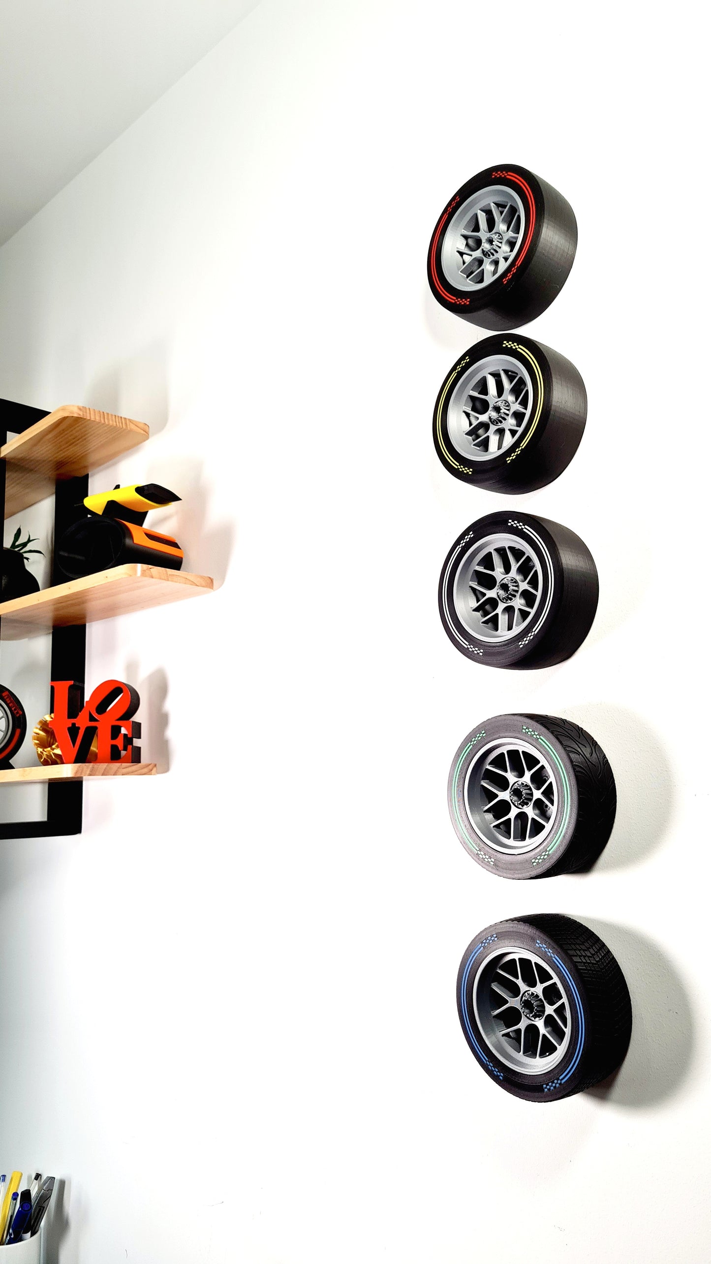 Customizable F1 HARD Tyre - Wheel Replica — White Edition 2026